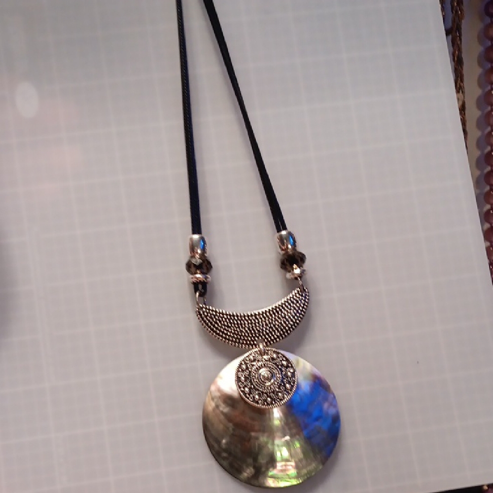 Elegant Silver Pendant Necklace